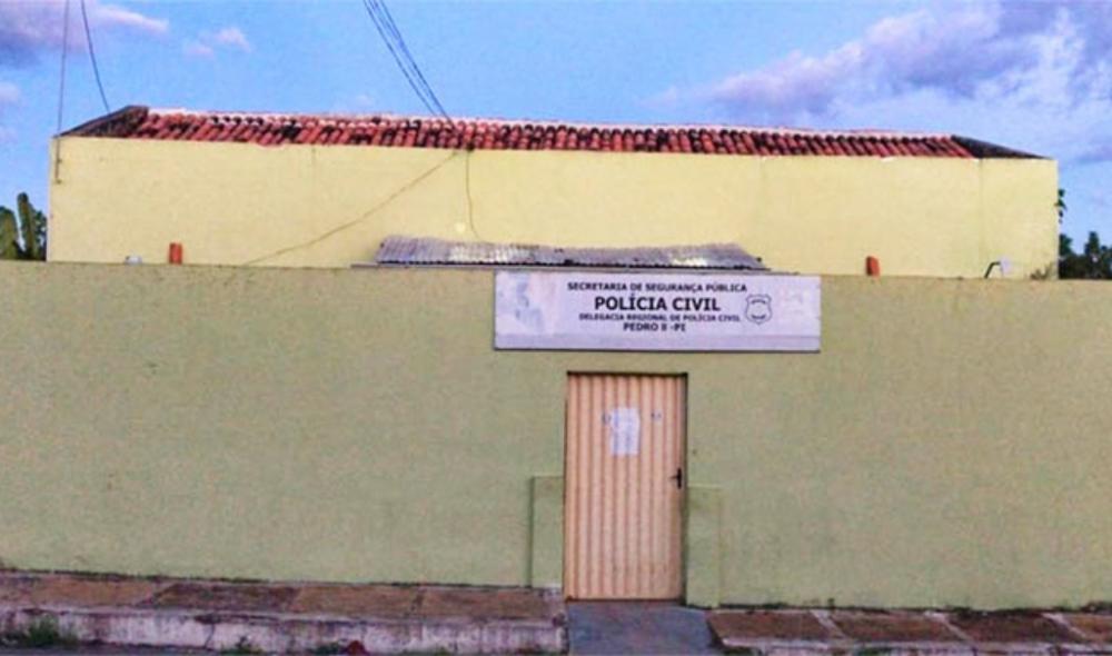 Menino de apenas um ano é abandonado na porta de delegacia no Piauí