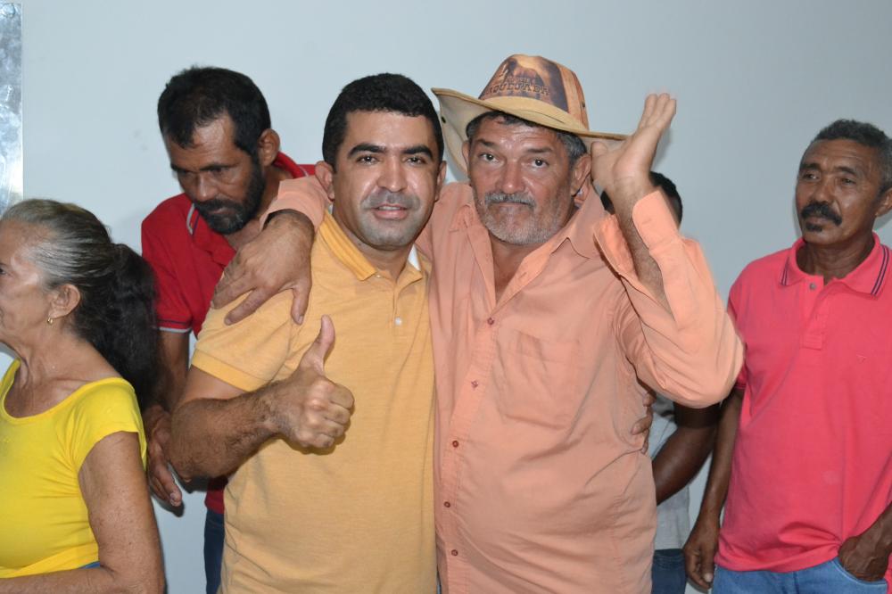 Prefeito inaugura obras da Saúde e Lazer em povoado de São Francisco do Maranhão