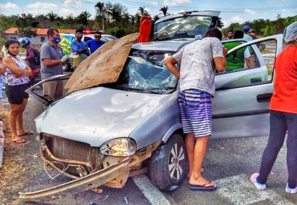 Idoso morre e jovem fica ferida após acidente entre carros na BR-316 no Piauí