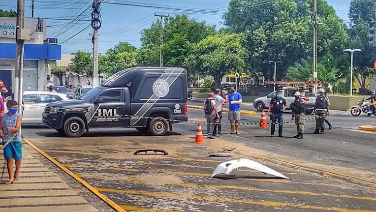 Mulher morre após acidente entre moto e caminhonete em cidade do Piauí