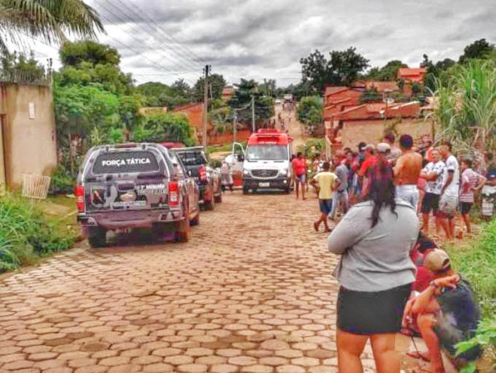 Dupla invade residência, mata homem a tiros e fere esposa em cidade do Piauí