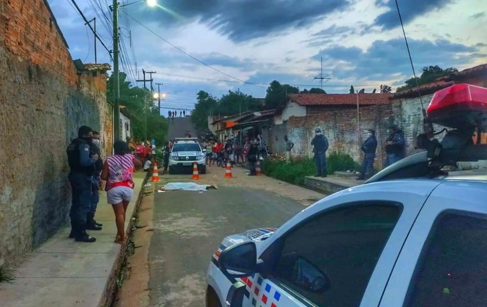 Homem é assassinado com mais de 10 tiros em via pública em Timon