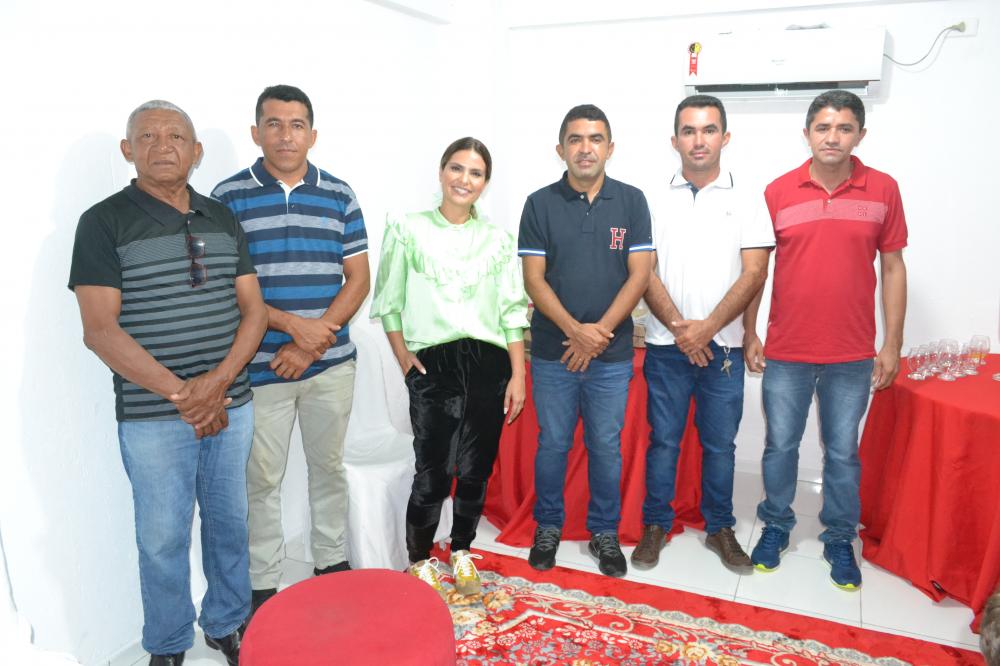 Adelbarto Santos presenteia São Francisco do Maranhão com Show de Aline Barros