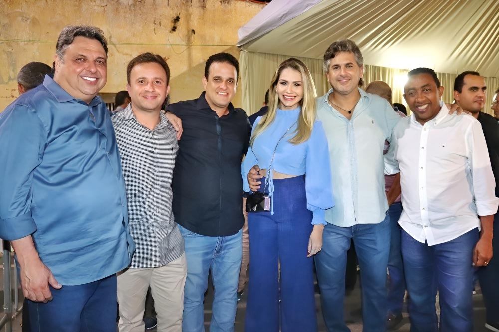 Prefeito de Amarante participa de shows em comemoração dos 85 anos de São Pedro do Piauí