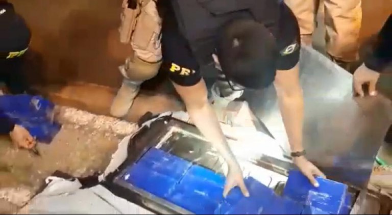 Polícia apreende cocaína avaliada em R$ 3,8 milhões de reais na BR-316 no Sul do Piauí