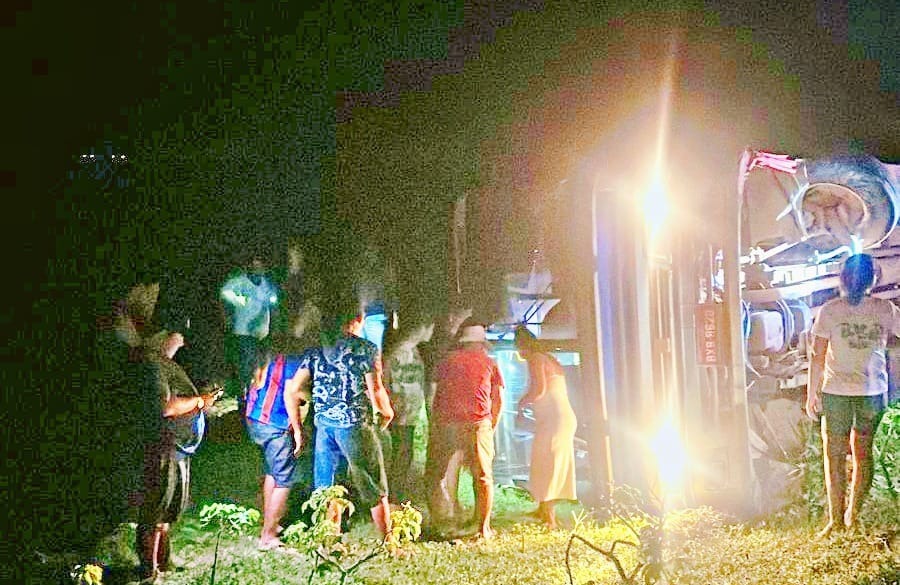 Ônibus tomba e deixa feridos próximo a ponto turístico no Piauí