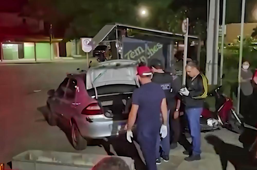Mãe transporta corpo do filho assassinado por quase 150 km para tentar atendimento médico no Piauí