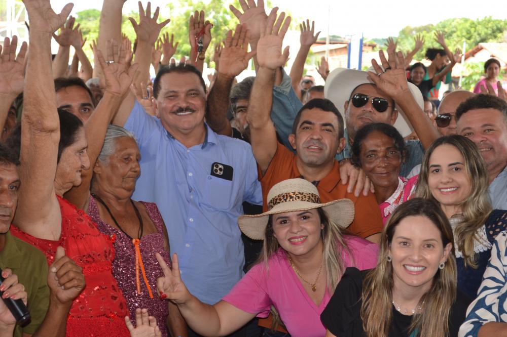 Prefeito entrega 1.500 cestas básicas com peixes e Arena Society em São Francisco do Maranhão
