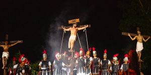 Cerca de 10 mil pessoas se emocionaram com encenação da Paixão de Cristo em Floriano