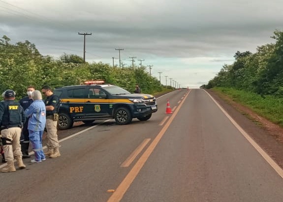 Homem de 66 anos morre ao ser atropelado por carro em rodovia no Piauí