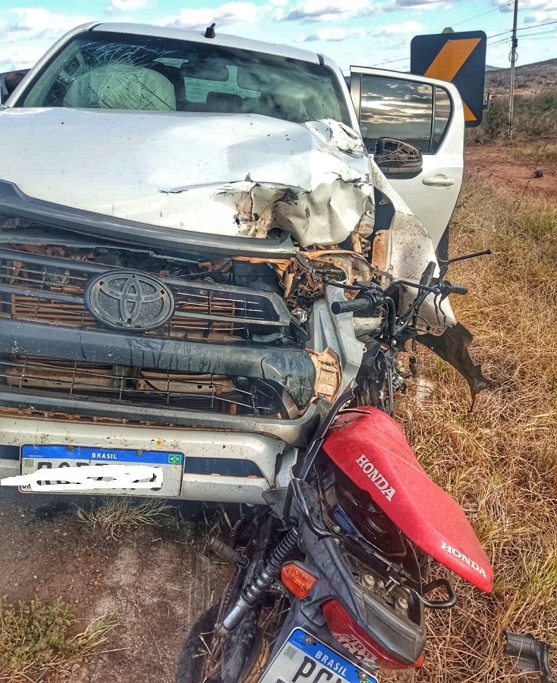 Piauí: Vigilante da Uespi de 43 anos morre após colisão com caminhonete na BR-316
