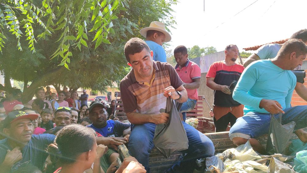 Prefeito de São Francisco do Maranhão distribui alimentos da agricultura familiar para famílias carentes