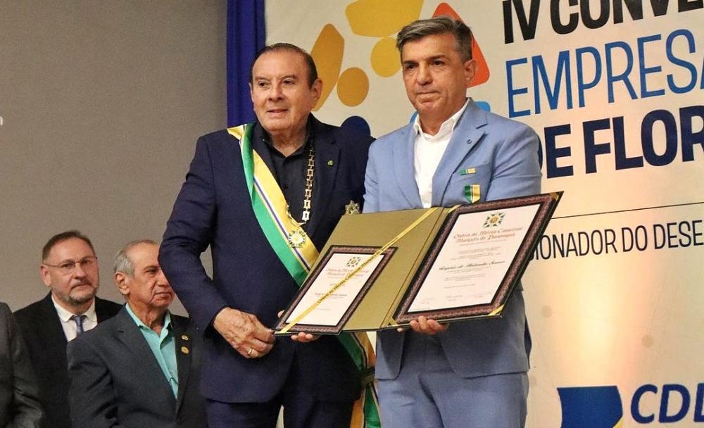 RR Contas recebe a Comenda Marques de Paranaguá na IV Convenção Empresarial de Floriano