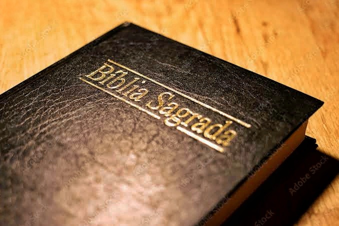 Comece o Ano Novo com Base na Bíblia Sagrada: Dicas e Orientações para Renovar a Esperança