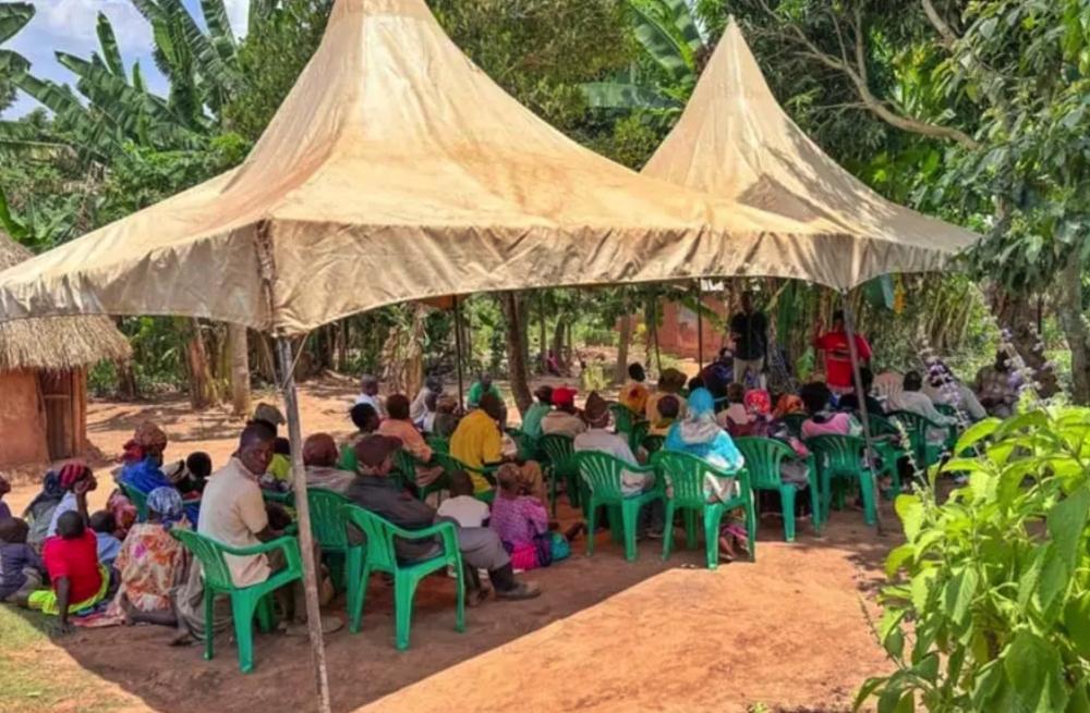 Missionária atua em meio a leprosos, pregando em tendas levando mensagens de fé e esperança