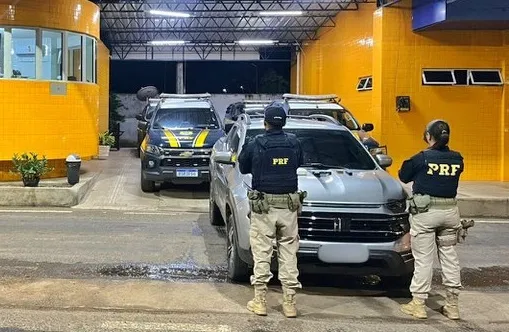 Polícia apreende cocaína, arma de fogo e recupera veículo roubado em Floriano