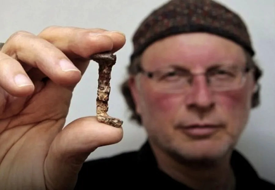 Descoberta arqueológica revela pregos que podem ter sido usados na crucificação de Jesus Cristo