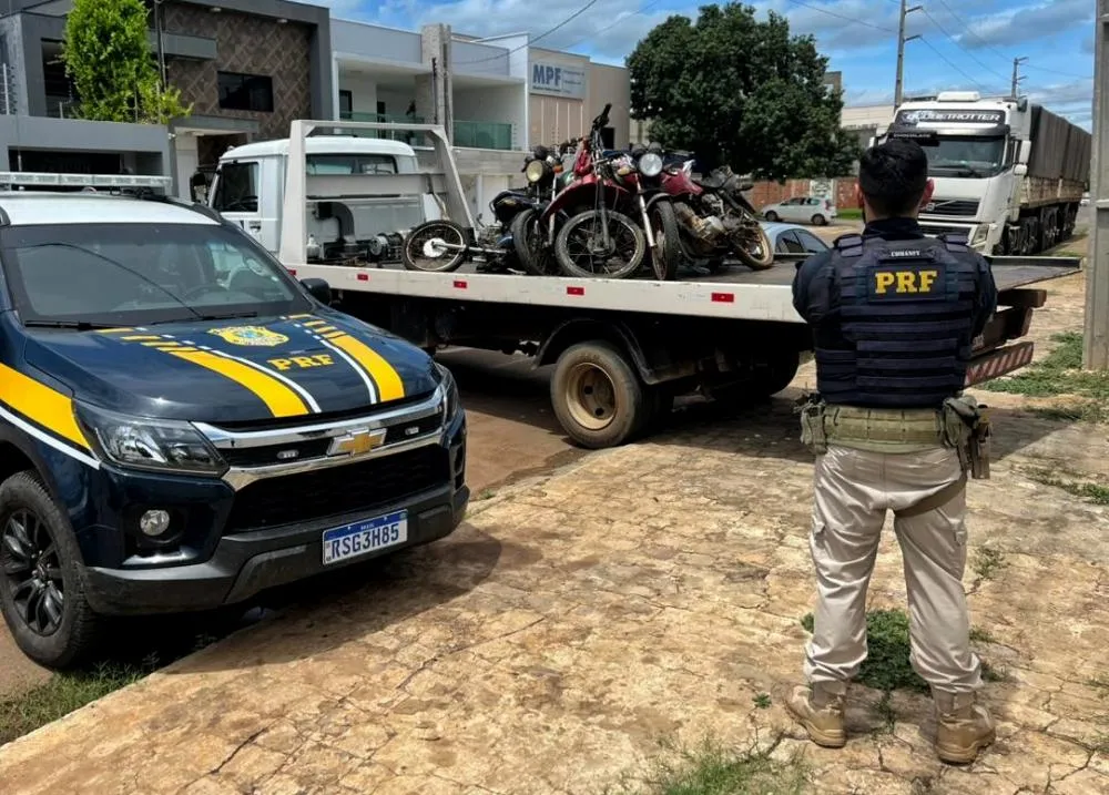 Polícia intercepta veículo que transportava motocicletas “roubadas/furtadas” no Piauí
