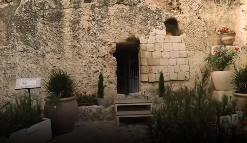 “Deus é real”: Pessoas são curadas e têm visões no Túmulo de Jesus, em Jerusalém
