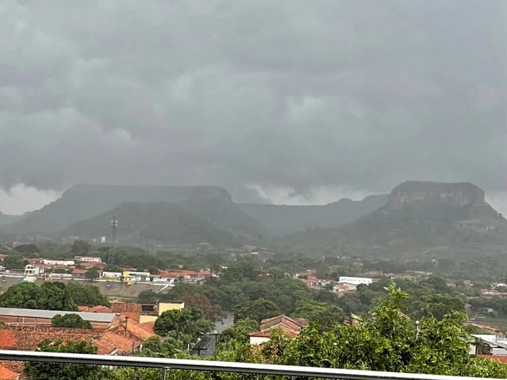 Inmet emite alerta de chuva e ventos fortes para 127 municípios do Piauí; Amarante está na lista