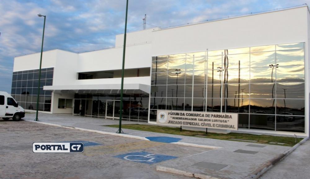 Piauí: mulher que ofereceu bebidas aos filhos e fez sexo na frente deles é presa