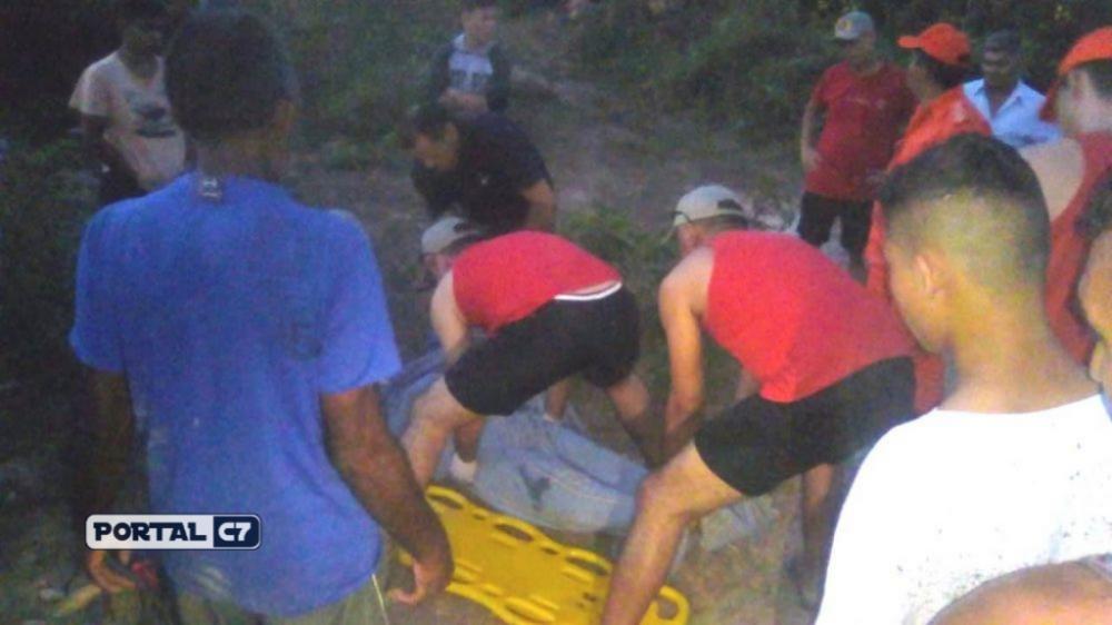 Jovem morre afogado após mergulho em barreiro de garimpo no Piauí