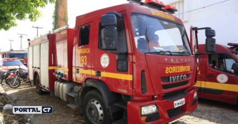 URGENTE: Caminhão com combustível pega fogo na BR-316 em Monsenhor Gil