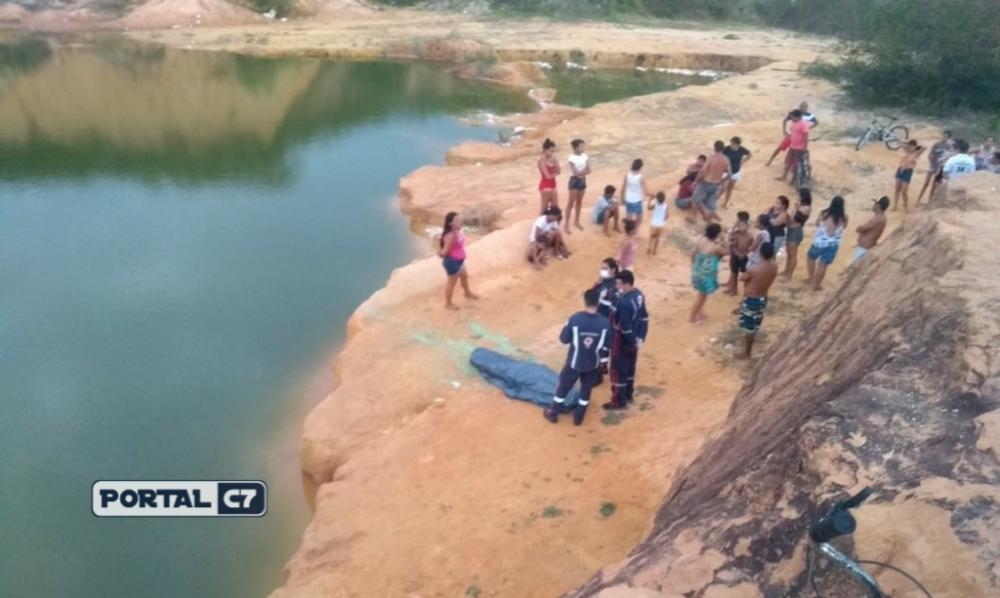 Adolescente de 16 anos morre afogado após saltar de cabeça no litoral do Piauí
