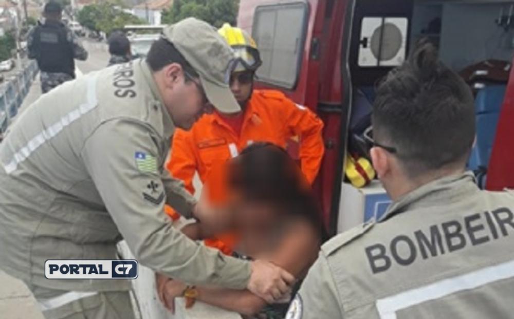 Mulher é salva pelo Corpo de Bombeiros ao tentar pular de ponte no Piauí