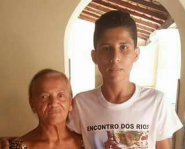 Entrevista com a ilustre atriz do filme Aí que vida.