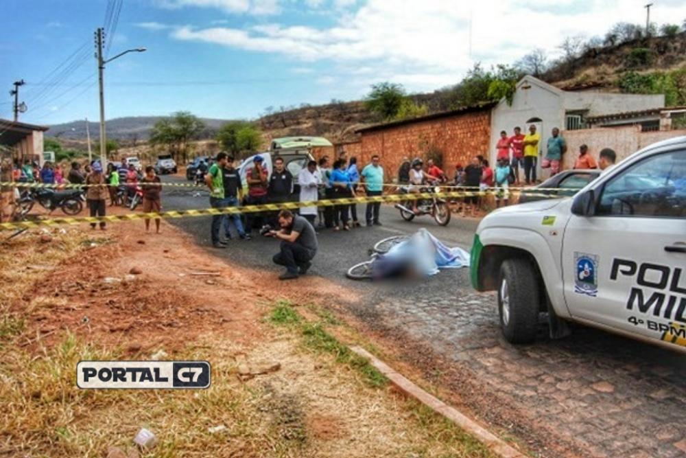 Homem é assassinado com vários tiros em cima de bicicleta no Piauí