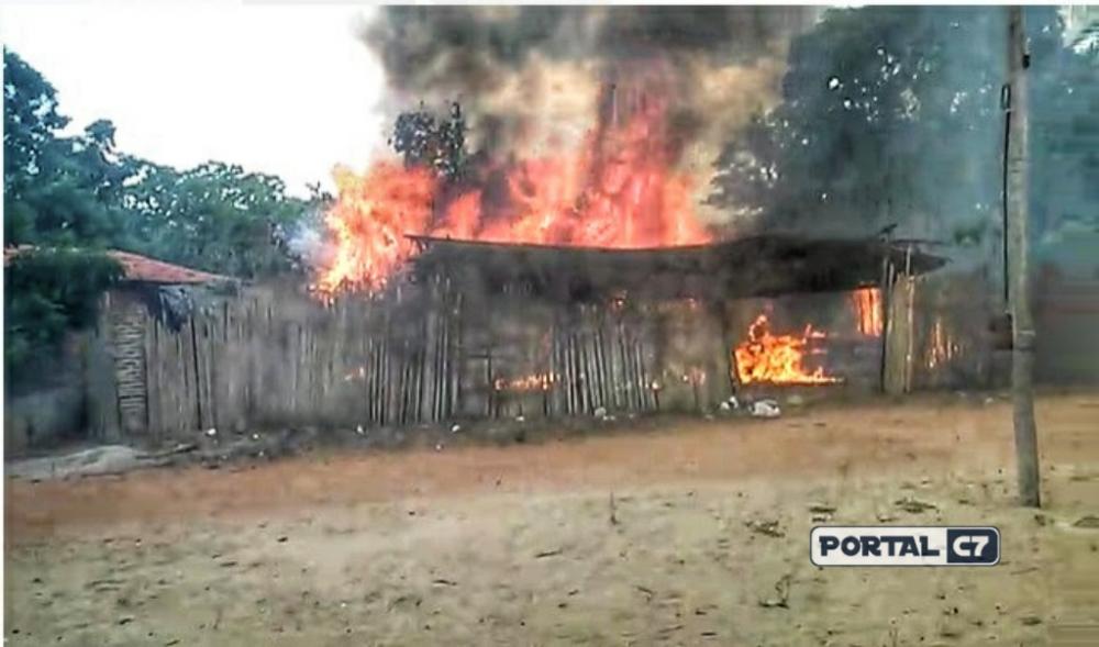 Incêndio atinge diversas comunidades e bairros de Angical do Piauí; imagens 