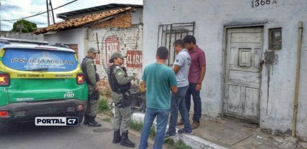 Idoso é encontrado morto com perfurações de arma branca em Floriano