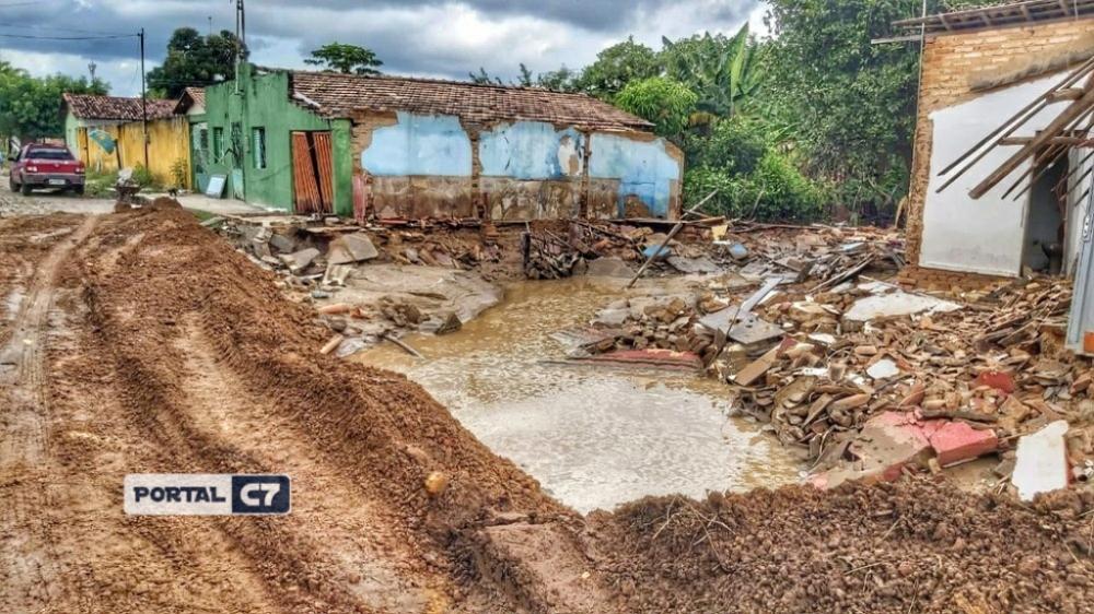 Mais de 400 famílias foram atingidas pelas chuvas; 62 estão desabrigadas em cidade do Piauí