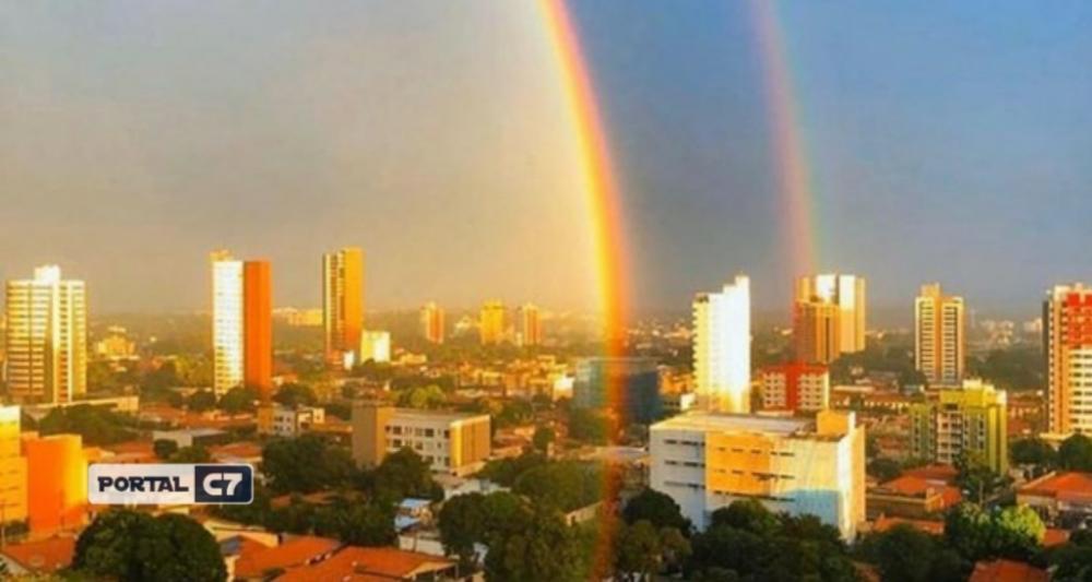 Sombra 'misteriosa' chama atenção em aparição de arco-íris em Teresina