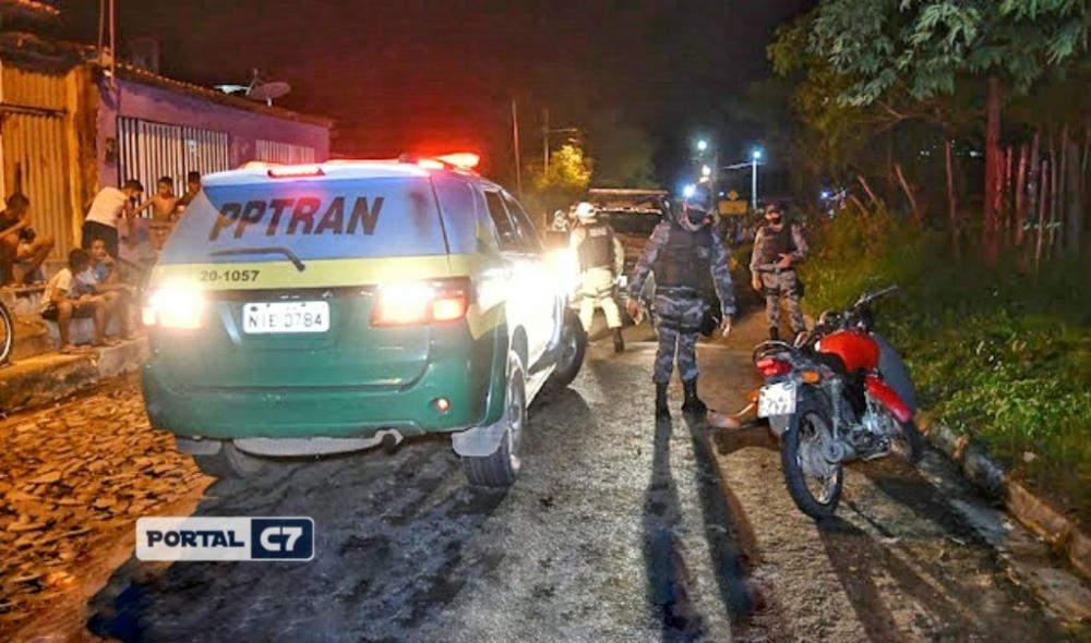 Jovem é preso e menor é apreendido após acidente durante perseguição policial no Piauí