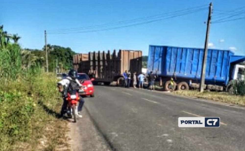 Ambulância colide com Treminhão do transporte de cana de açúcar no Piauí