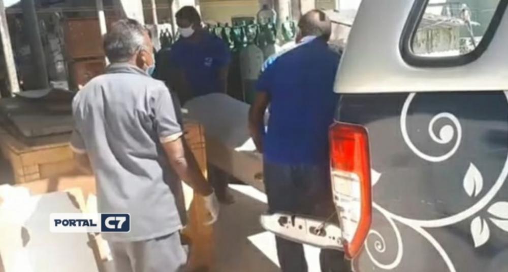 Corpo de homem é encontrado dentro de caçamba no sul do Piauí