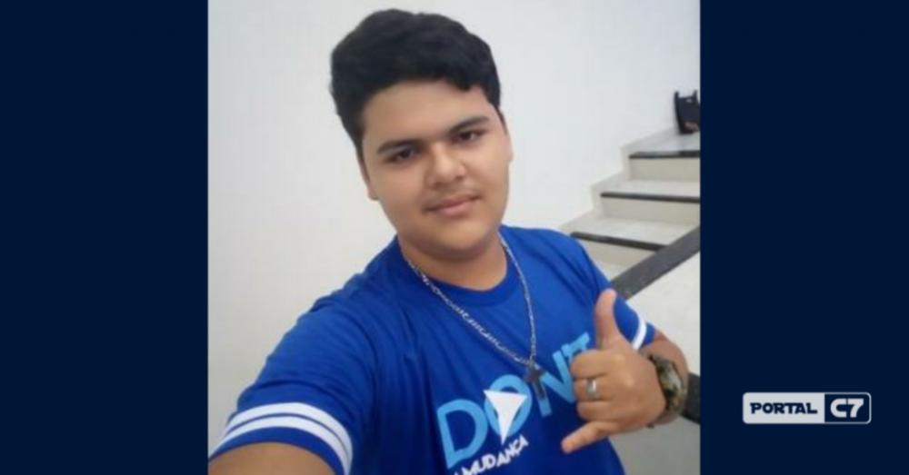 Jovem de 16 anos morre enquanto usava celular ligado na tomada no Piauí