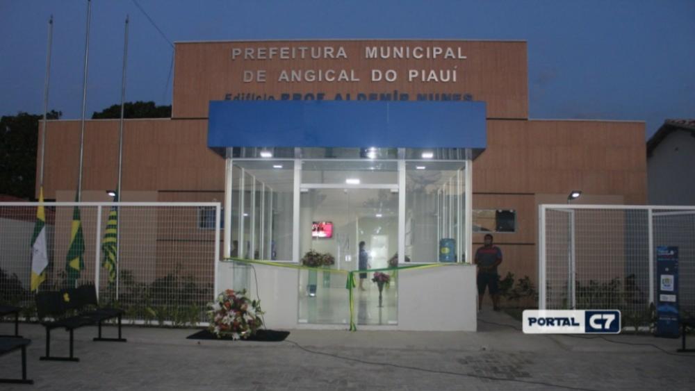 Após 66 anos, Angical do Piauí inaugura sede própria da prefeitura municipal