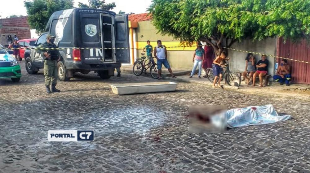 Homem é encontrado morto no meio da rua com um tiro no peito em cidade do Piauí