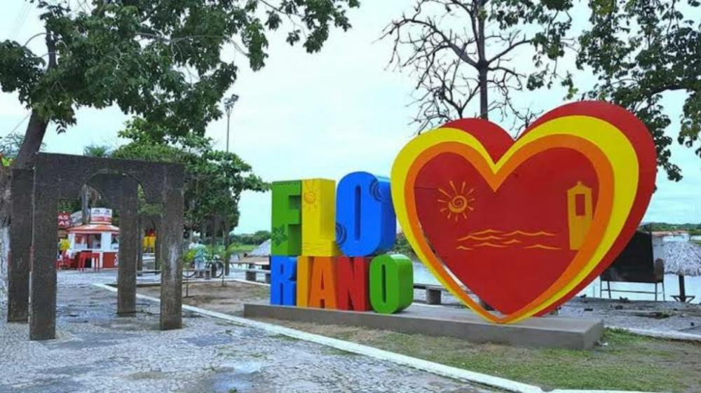 Prefeitura de Floriano suspende vacinação de idosos por 4 dias devido ao 'feriado'